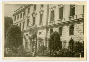 [Photograph of U.S. Embassy France]