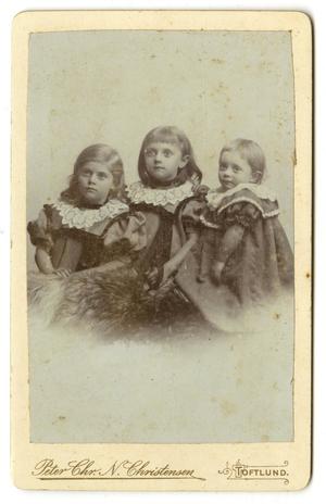 Primary view of object titled '[Marie, Magda, and Agnes Berndt]'.