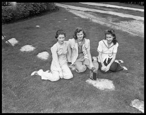 [Margaret Meador Sitting with Two Women]