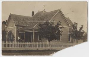 Primary view of object titled '[Postcard Featuring the Home of Walter and Mildred Woodward]'.