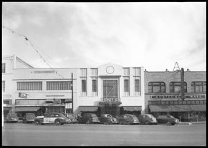 Primary view of object titled 'Downtown Street Scenes, Congress Avenue'.