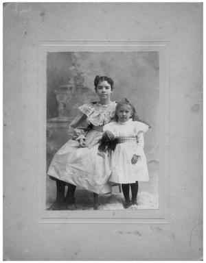 [Portrait of Mary Jane Matthews and Bettie Reynolds]
