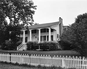Primary view of object titled '[Historic Property, Photograph THC_07-1154]'.