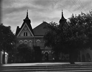 Primary view of object titled '[Main Building, Southwest Texas State University]'.