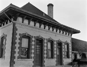 [Burlington-Rock Island Railroad Depot, (Northeast oblique)]