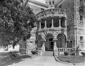 [Comal County Courthouse (New Braunfels Plaza), (Portico detail)]