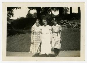 [Photograph of Alice, Florence, and Ruth Pierce]