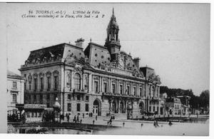 [Postcard of L'Hotel de Ville in Tours, France]