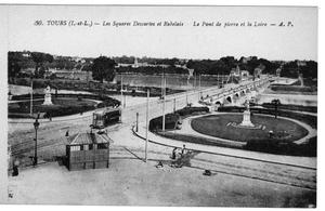[Postcard of Descartes Square and Rabelais Square]