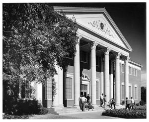 Primary view of object titled '[Photograph of Howard Payne Walker Memorial Library]'.