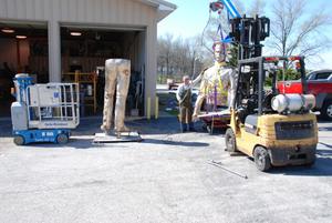 [Hooking a Statue to a Forklift #7]