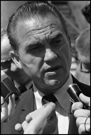 [Photograph of Governor George Wallace Answering Questions From the Press]