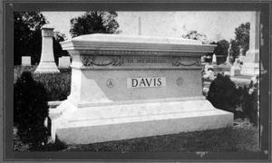 [William Kinchen Davis' tombstone and grave]