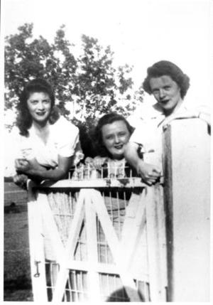 [Helen Jane Farmer, Elizabeth Williams, and Mary Jones Prowell at George Ranch house]