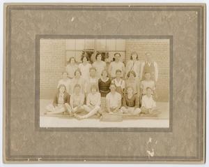 Primary view of object titled '[Photograph of Salado 7th and 8th Grade Class]'.