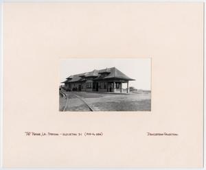 Primary view of object titled '[T&P Station in Rayne, Louisiana]'.
