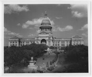 [Photograph of Texas Capitol Building from Walton Building]