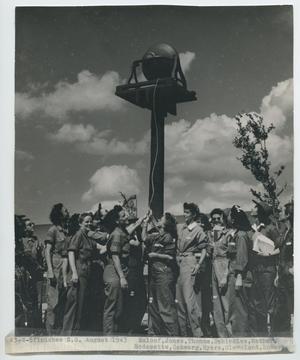 [WASP Class 43-W-5 Ringing the Bell at Avenger Field]