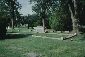 [Llano Cemetery, (family plot w/ ornamental curbing)]