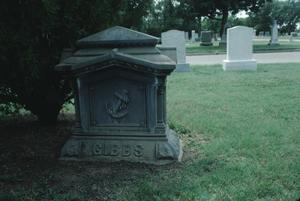 [Llano Cemetery, (monument w/ anchor & chain motif)]